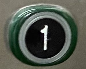 Кнопка поста приказа "1" F6-LENS черная с металлическим ободком (красная подсветка), Wittur
