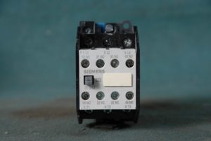 kontaktor-siemens-3tb42-22-0x-ac-110v.jpg Контактор SIEMENS 3TB42 22-0X AC 110V