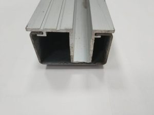 porog-lifta-fuji-l2200-mm-czentralnoe-otkryti.jpeg Порог лифта FUJI, L=2200 мм, центральное открытие