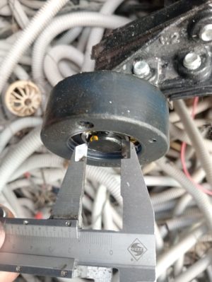 rolik-stupenej-8022mm-6204rs.jpg Ролик ступеней 80*22мм 6204RS
