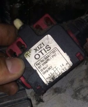 samovozvratnyj-konczevoj-vyklyuchatel.jpg Самовозвратный концевой выключатель лифта, XIZI OTIS